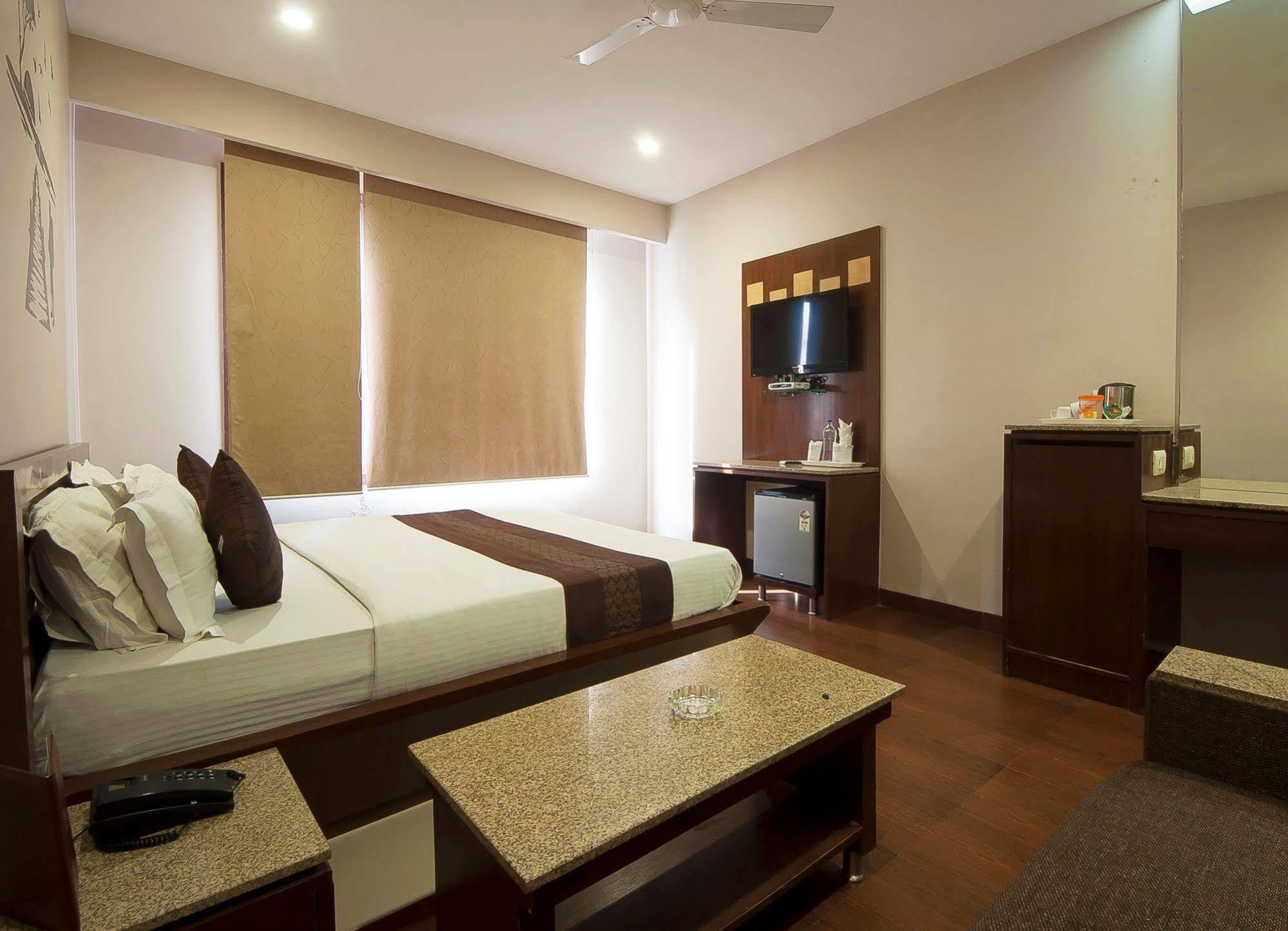 אמריצר Fabhotel Basera מראה חיצוני תמונה