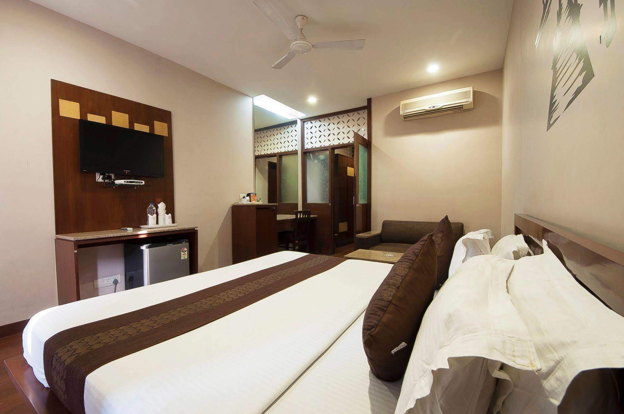 אמריצר Fabhotel Basera מראה חיצוני תמונה