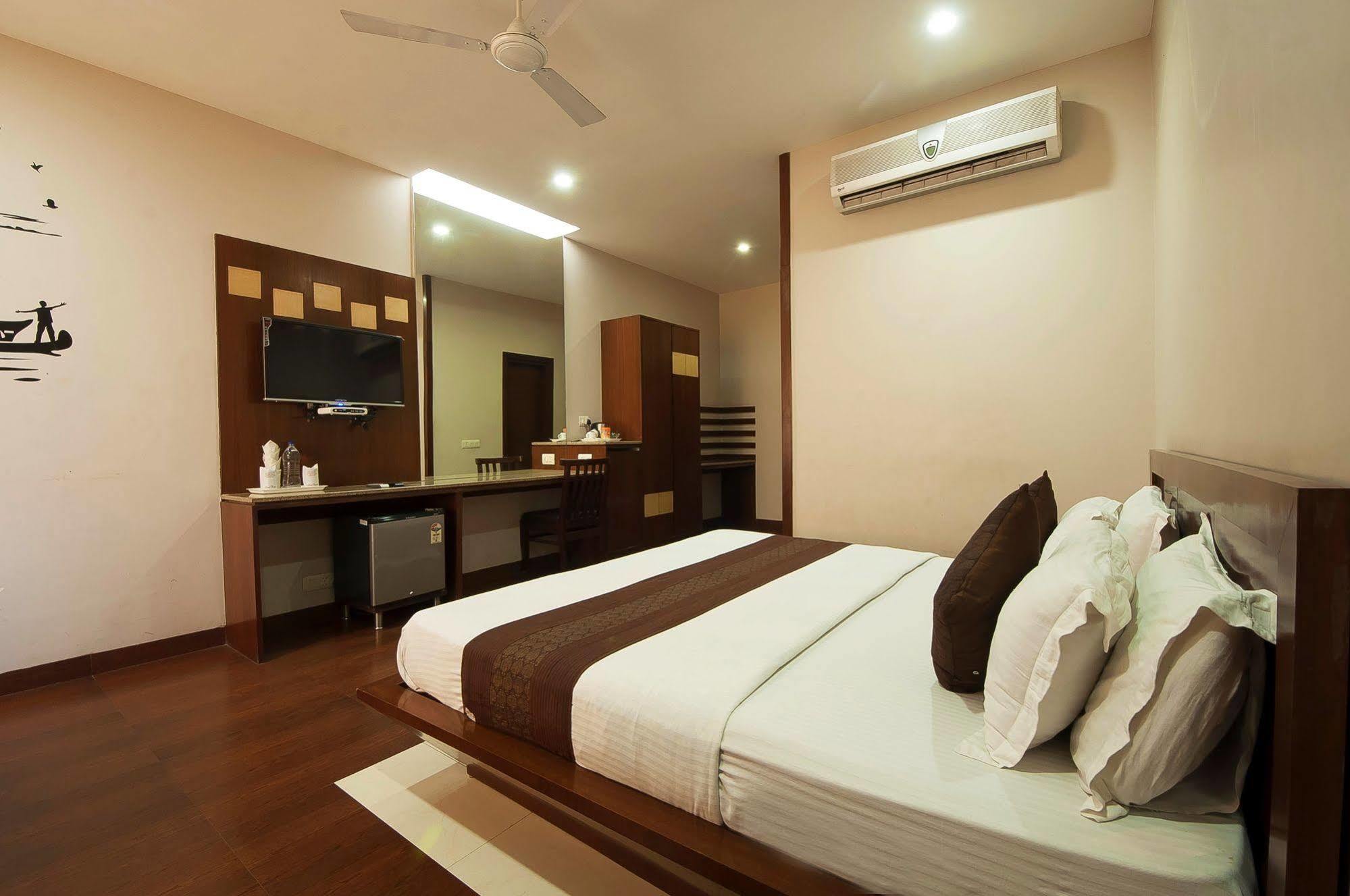 אמריצר Fabhotel Basera מראה חיצוני תמונה