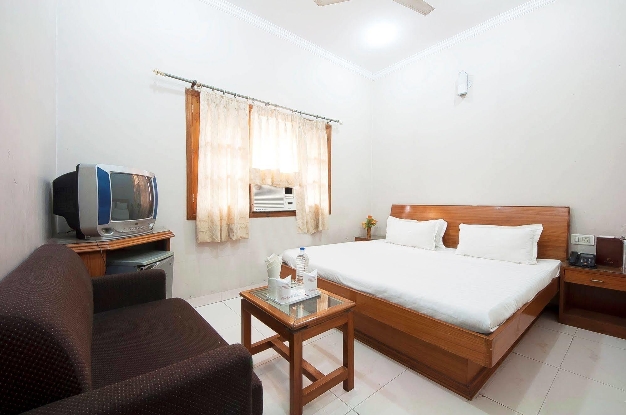 אמריצר Fabhotel Basera מראה חיצוני תמונה